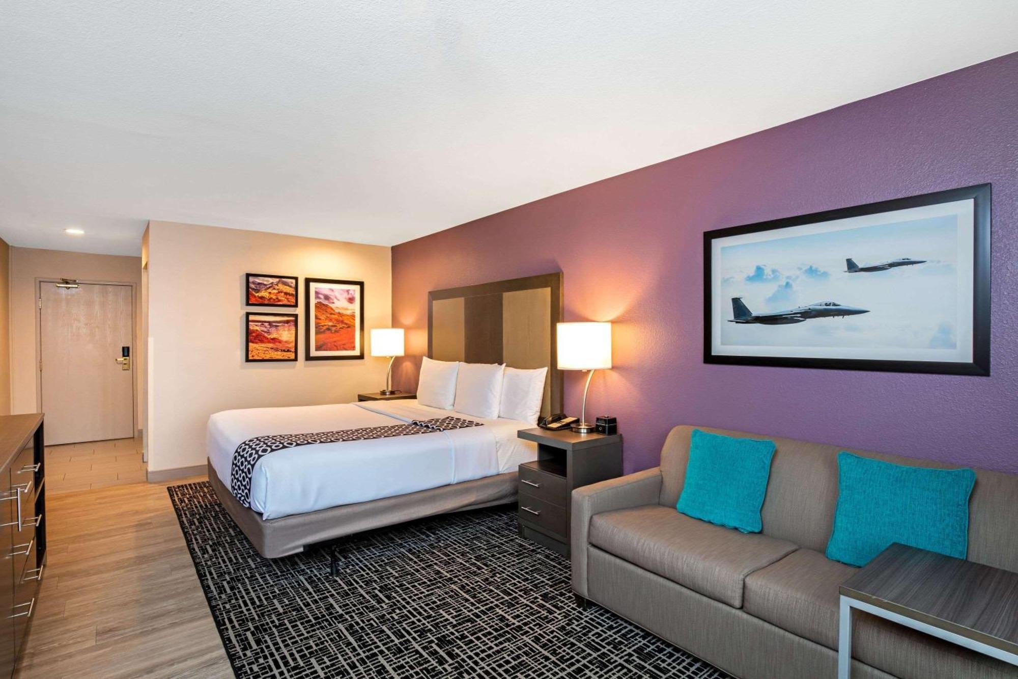 Executive King Room - Non-Smoking