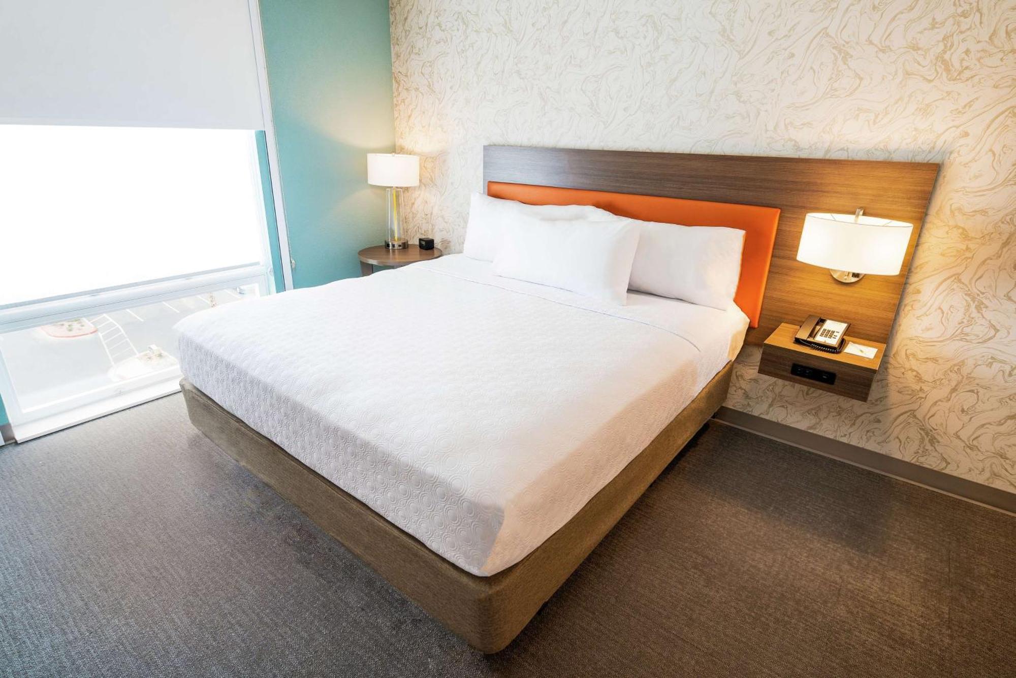 One-Bedroom King Suite Non-Smoking