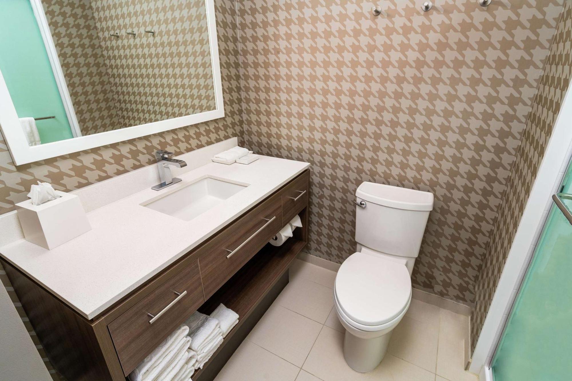 King Studio Suite Non-Smoking