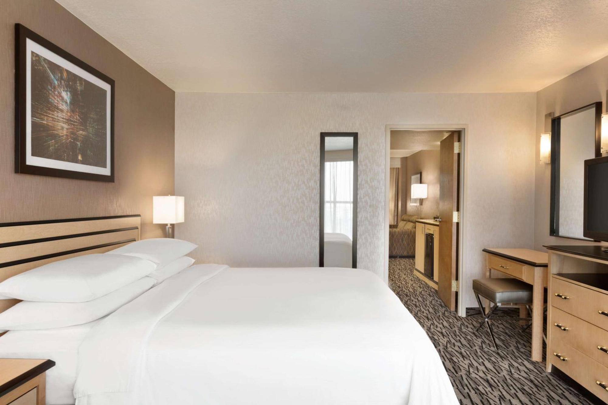 One-Bedroom Queen Suite Hearing Accessible