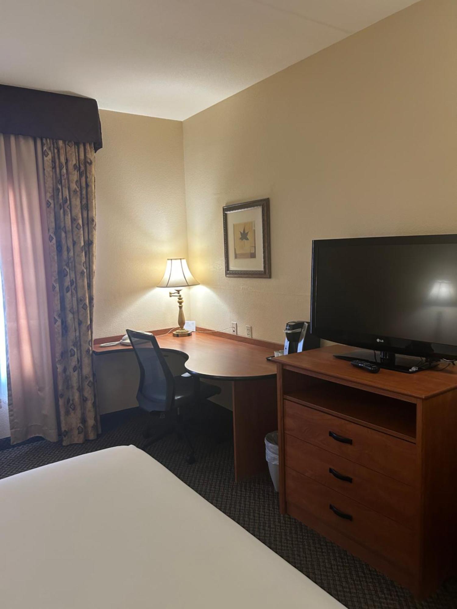 Standard Room,1559640202:JPEG
