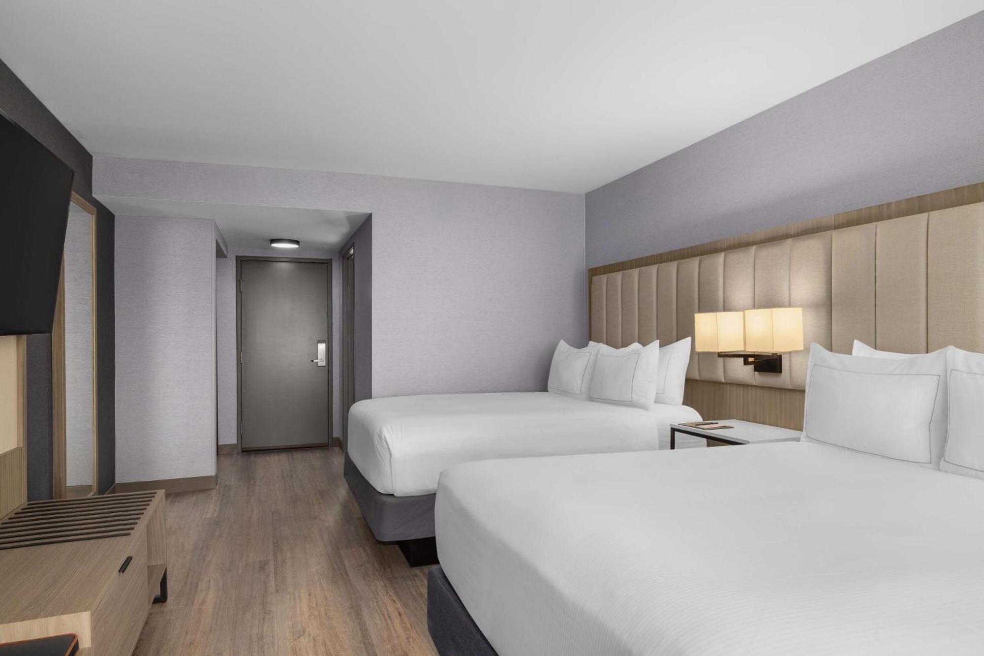Queen Room Two Queen Beds Non-Smoking
