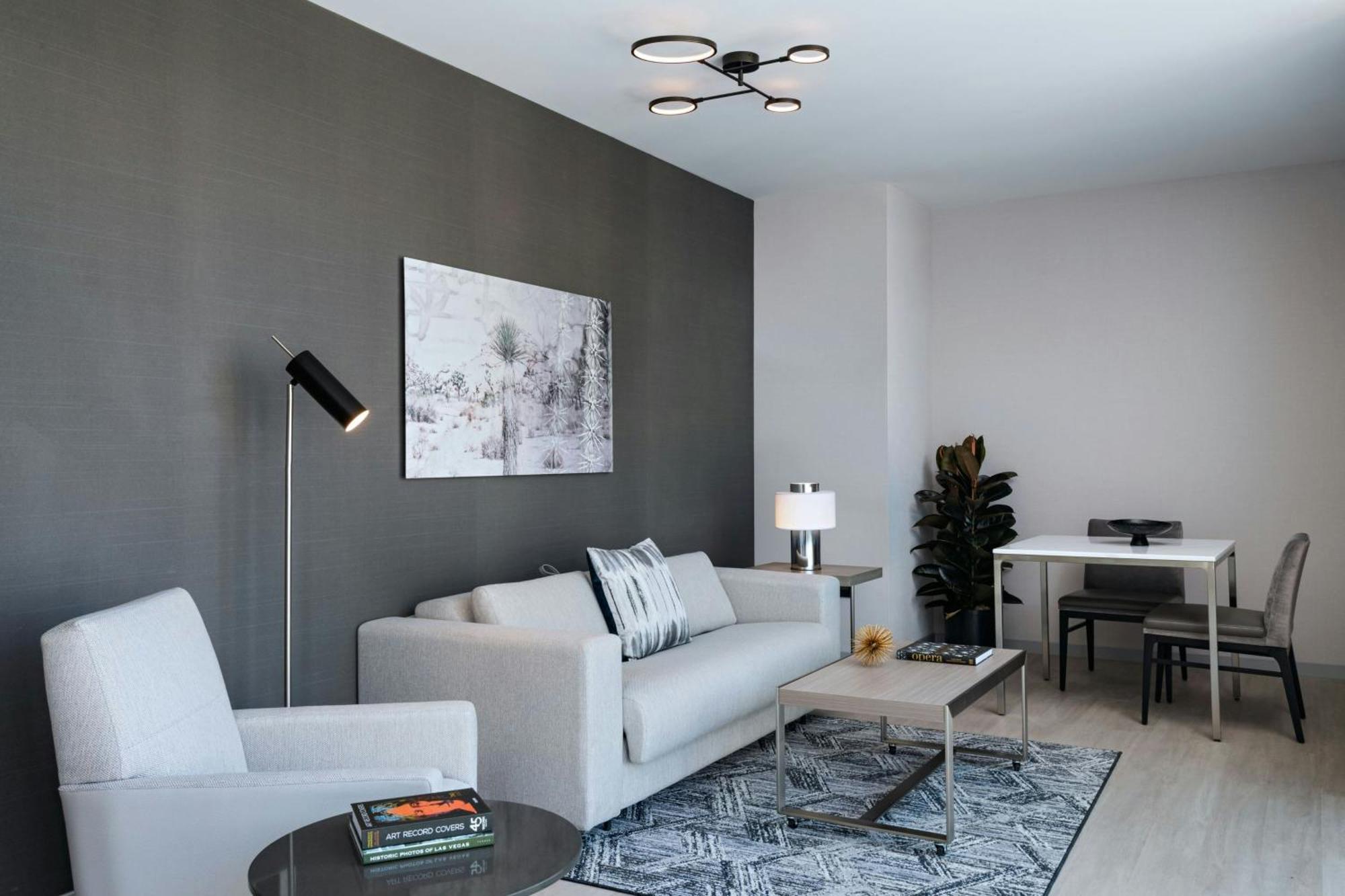 Symphony King Suite