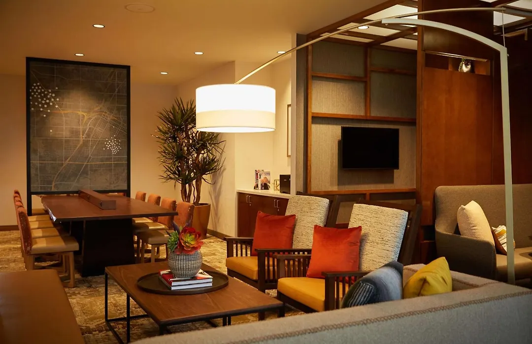 Hyatt Place Las Vegas At Silverton Village-1