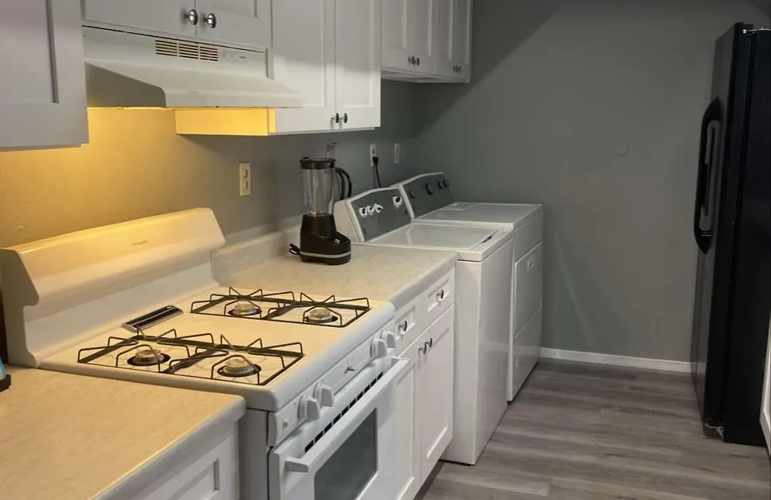 2 Or 3 Bedroom Extended Stay Walk To Strip Mgm Casino Shop Club-1