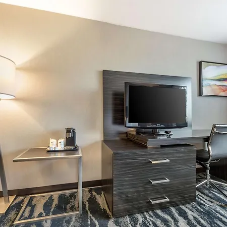 Best Western Plus North Las Vegas Inn & Suites-3