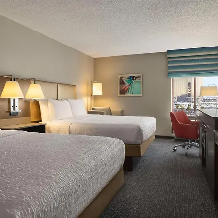 Hampton Inn Tropicana-2