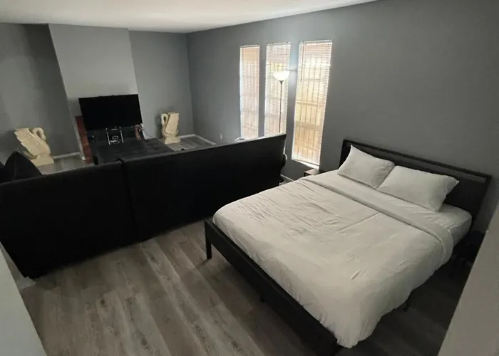 2 Or 3 Bedroom Extended Stay Walk To Strip Mgm Casino Shop Club Las Vegas